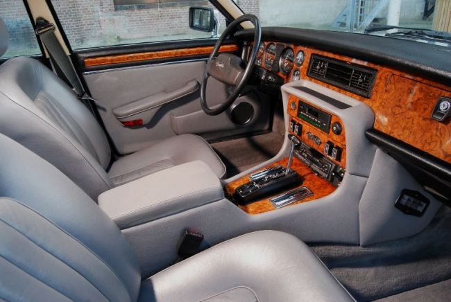 Jaguar XJ Series 3 interior