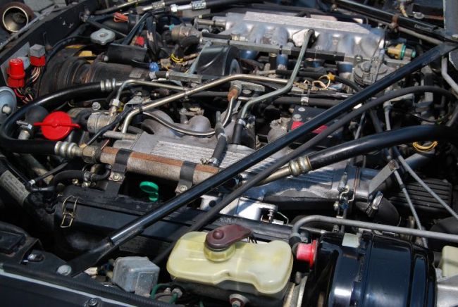 Jaguar XJ Series 3 engine